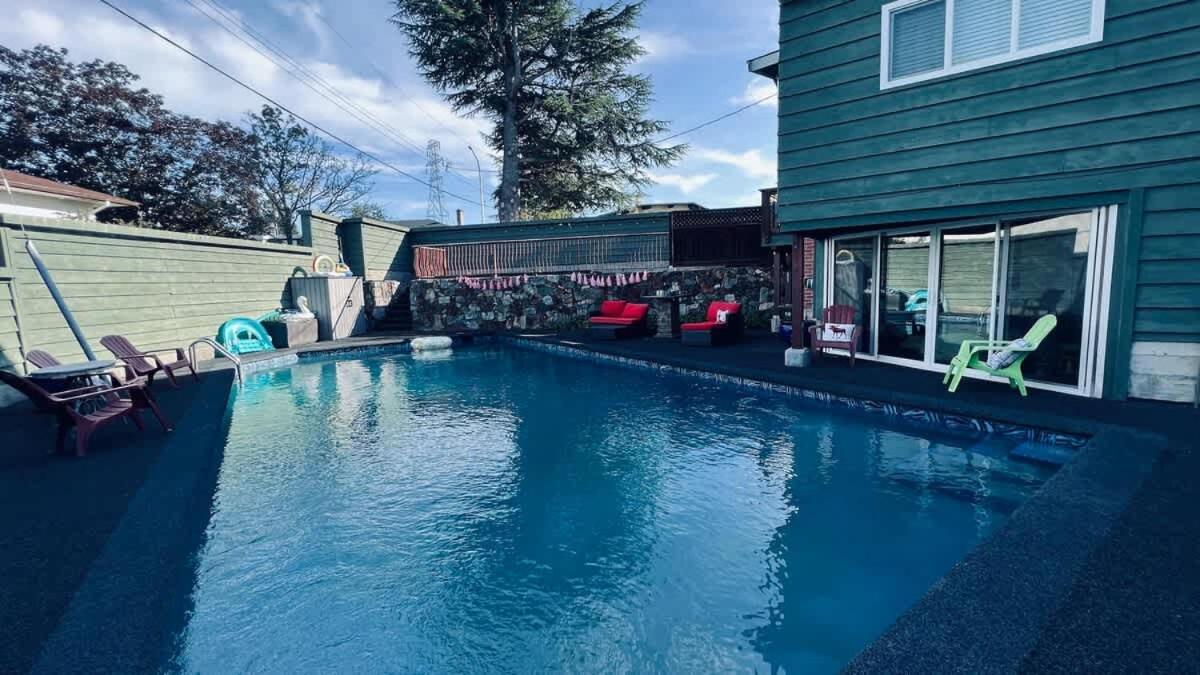 Tranquil Oasis 2 Bedroom Suite With Pool View Victoria Exterior photo
